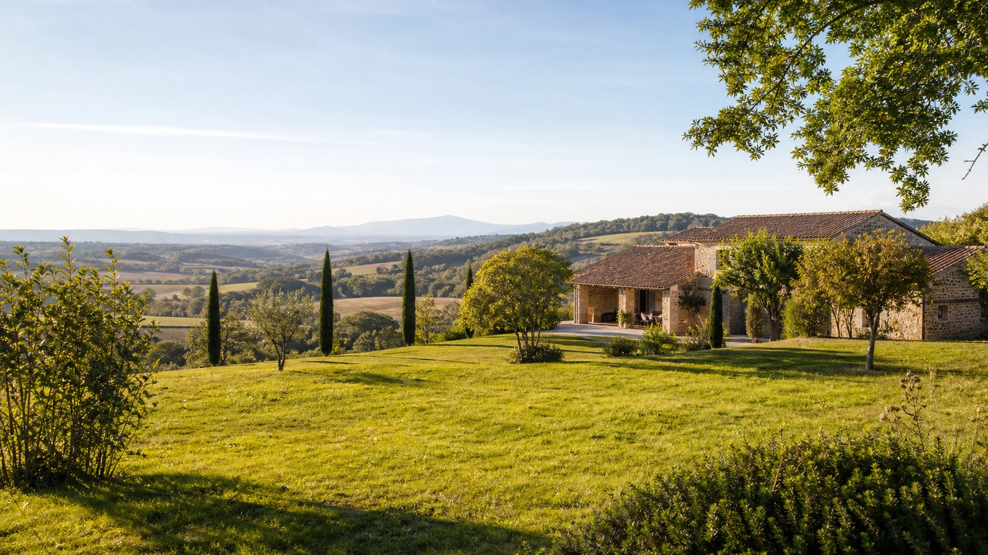 Comment bien choisir son agence immobilière ? Conseils pour faire le bon choix — expérience et savoir-faire de l'agence